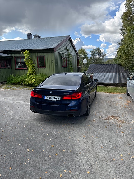 BMW 530i 3 of 6