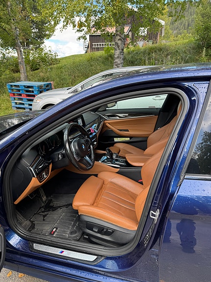 BMW 530i 5 of 6