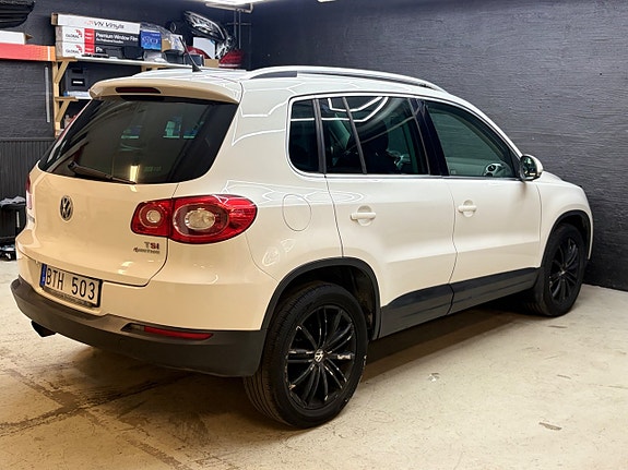 Volkswagen Tiguan 8 of 24