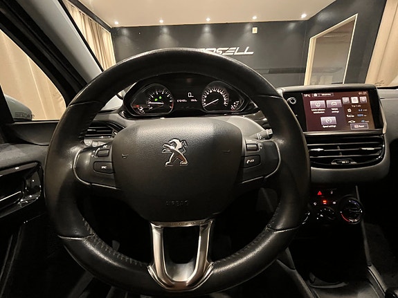 Peugeot 208 10 of 19