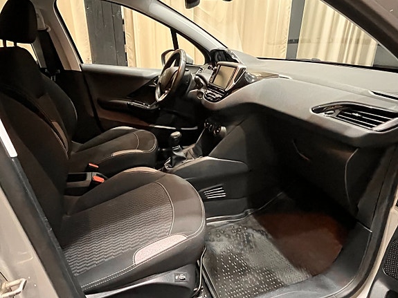 Peugeot 208 11 of 19