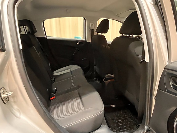 Peugeot 208 14 of 19
