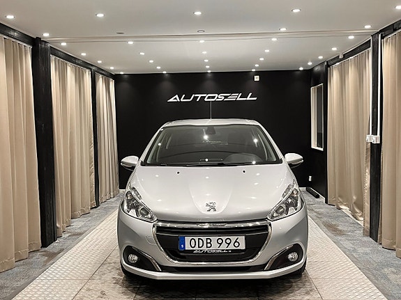 Peugeot 208 2 of 19
