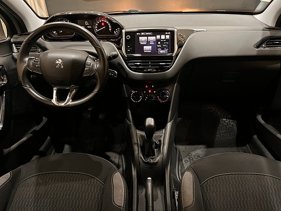 Peugeot 208 12 of 19