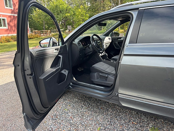 Volkswagen Tiguan Allspace 4 of 5