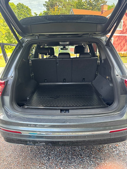 Volkswagen Tiguan Allspace 3 of 5