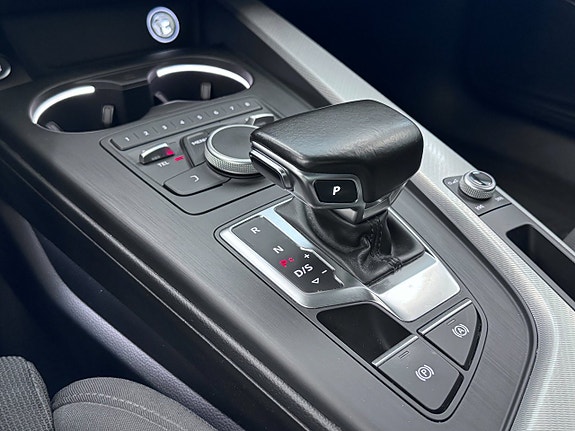 Audi A4 10 of 17