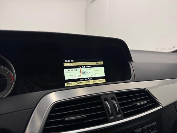 Mercedes-Benz C220 8 of 23