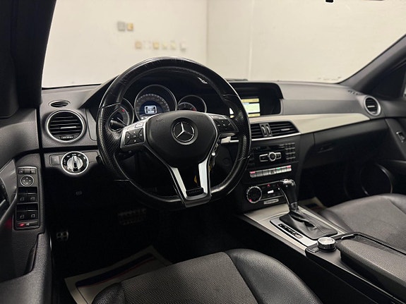 Mercedes-Benz C220 5 of 23