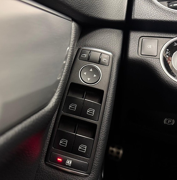 Mercedes-Benz C220 15 of 23