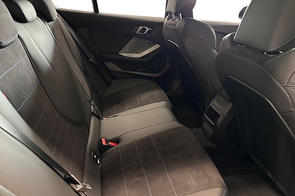 BMW 120 7 of 18