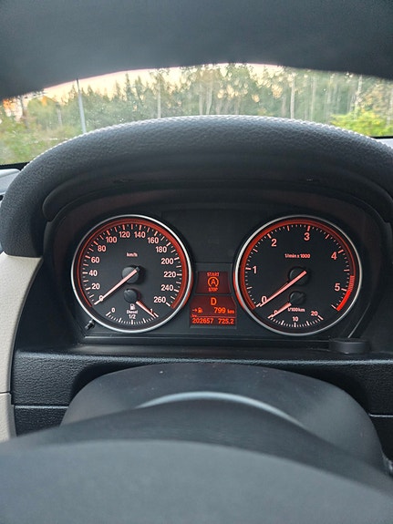 BMW X1 5 of 8