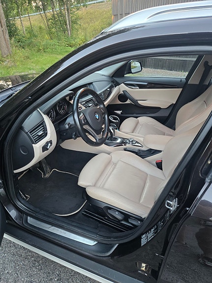 BMW X1 4 of 8