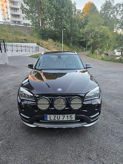 BMW X1 2 of 8