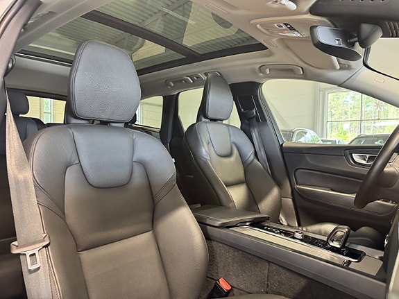 Volvo XC60 11 of 27