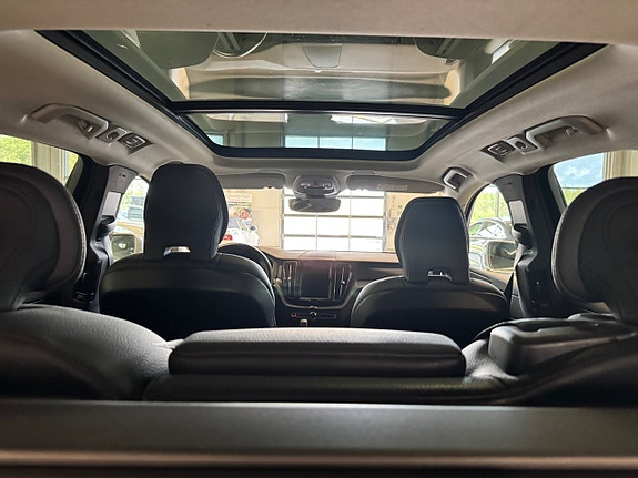 Volvo XC60 14 of 27