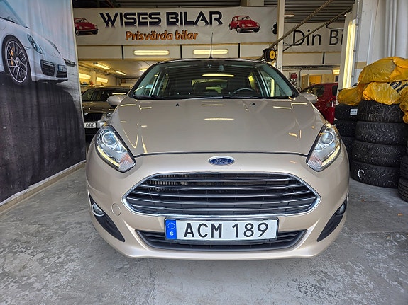 Ford Fiesta 2 of 28