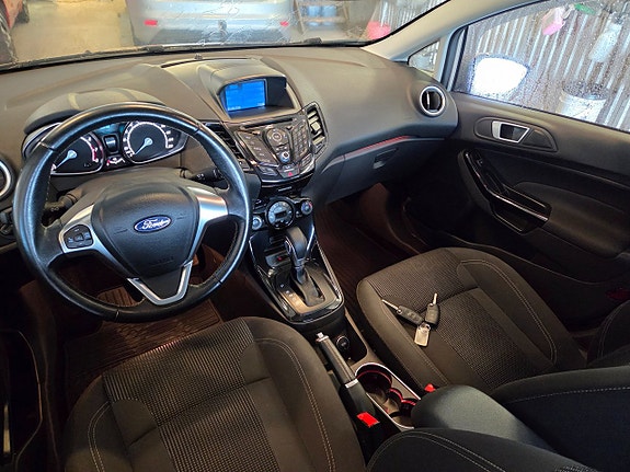 Ford Fiesta 21 of 28