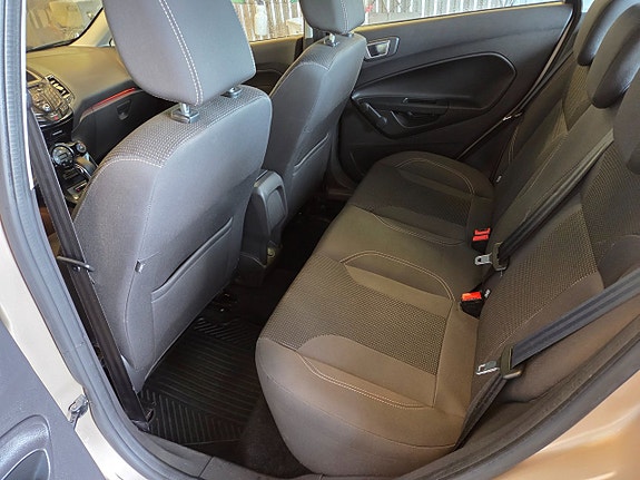 Ford Fiesta 20 of 28
