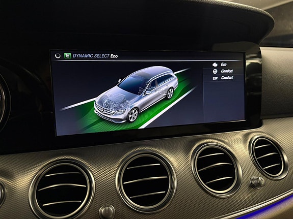 Mercedes-Benz E200 16 of 27