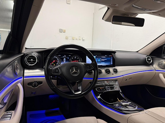 Mercedes-Benz E200 5 of 27