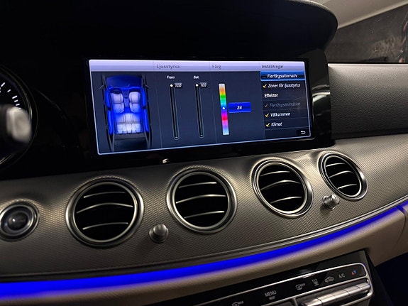 Mercedes-Benz E200 11 of 27