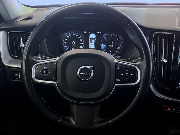 Volvo XC60 9 of 20