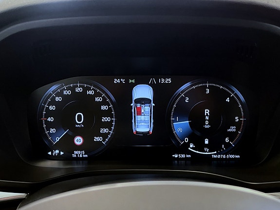 Volvo XC60 10 of 20