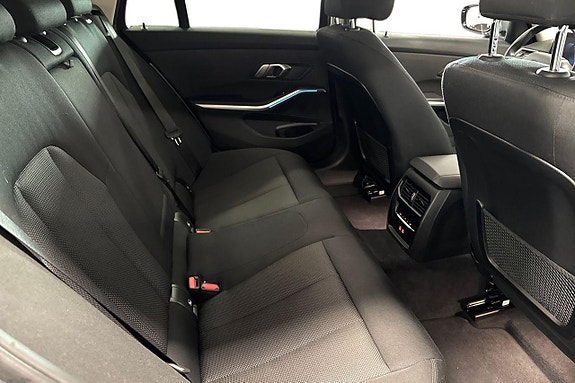 BMW 330e 7 of 18