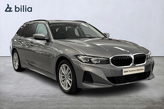 BMW 330e 17 of 18