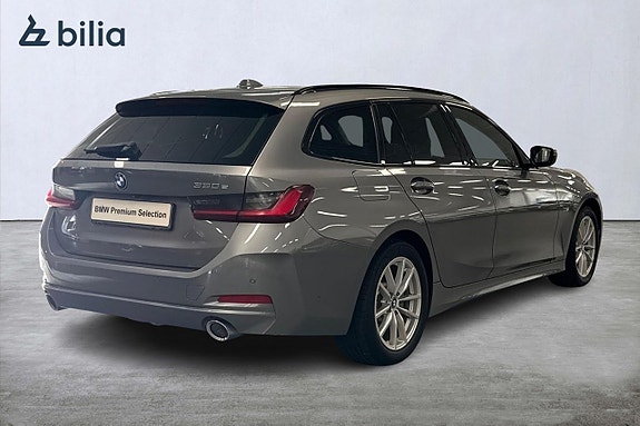 BMW 330e 16 of 18