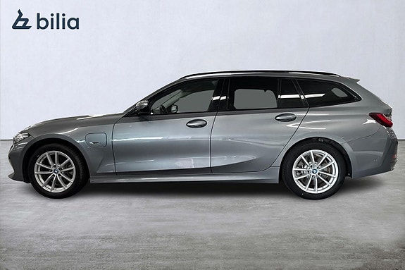 BMW 330e 3 of 18