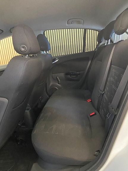 Opel Corsa 12 of 13