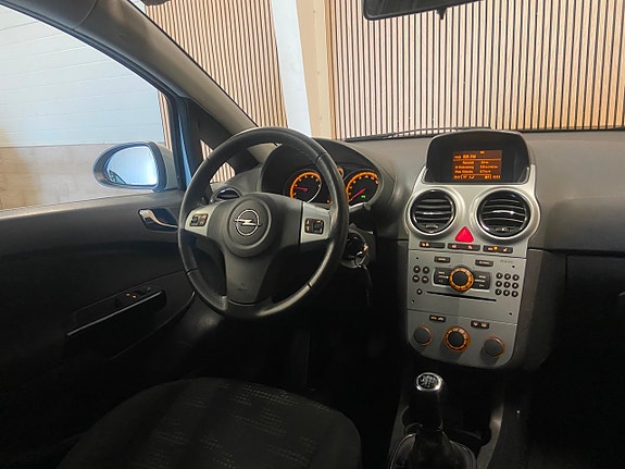 Opel Corsa 8 of 13