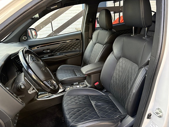 Mitsubishi Outlander 3 of 9