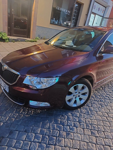Skoda Superb 3 of 6