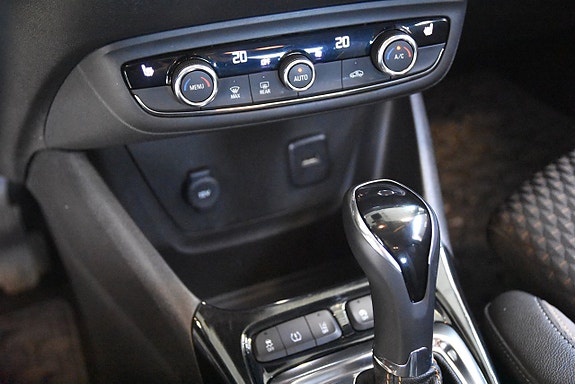 Opel Crossland X 12 of 14