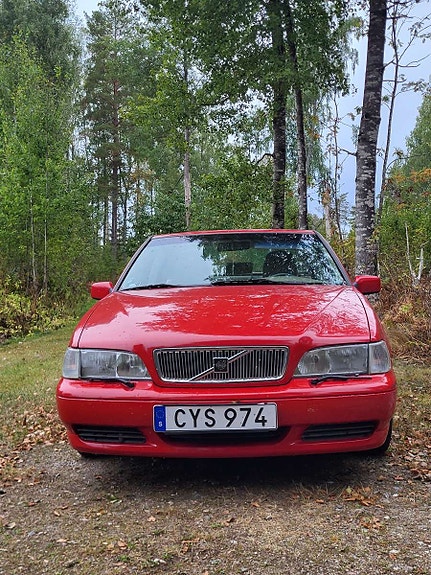Volvo S70 2 of 6