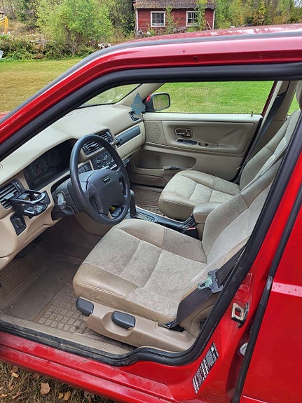Volvo S70 4 of 6