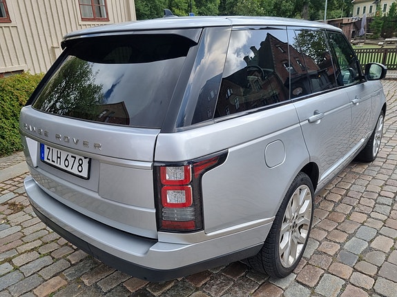 Land Rover Range Rover 3 of 8