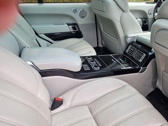 Land Rover Range Rover 4 of 8