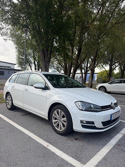 Volkswagen Golf VII 2 of 10