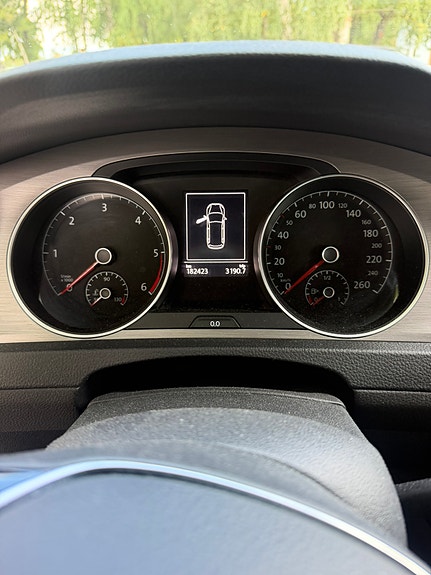 Volkswagen Golf VII 9 of 10