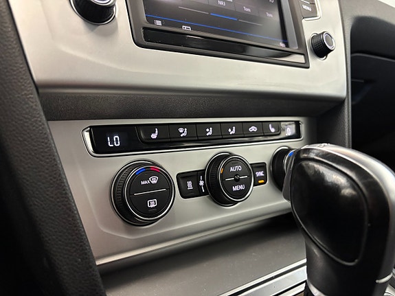Volkswagen Passat 11 of 19