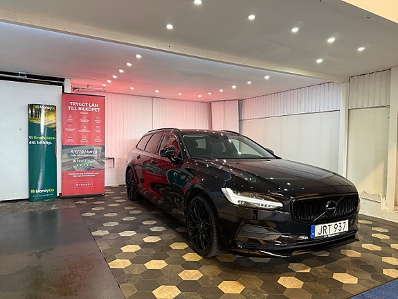 Volvo V90 2 of 21