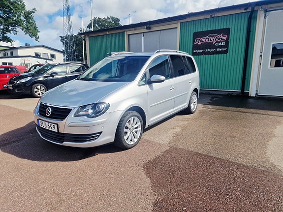 Volkswagen Touran 8 of 24