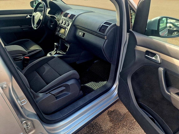 Volkswagen Touran 11 of 24