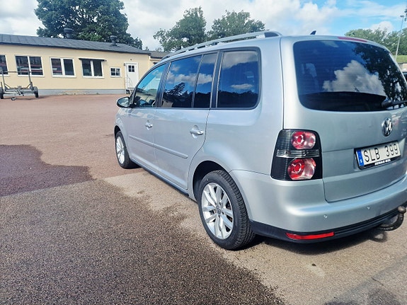 Volkswagen Touran 6 of 24