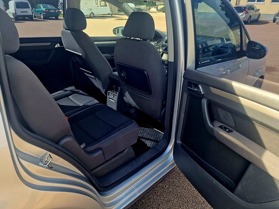 Volkswagen Touran 12 of 24