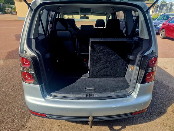 Volkswagen Touran 13 of 24